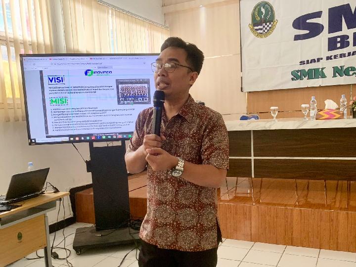 Tim Inovindo menjadi Guru Tamu RPL di SMK Negeri 2 Purwakarta